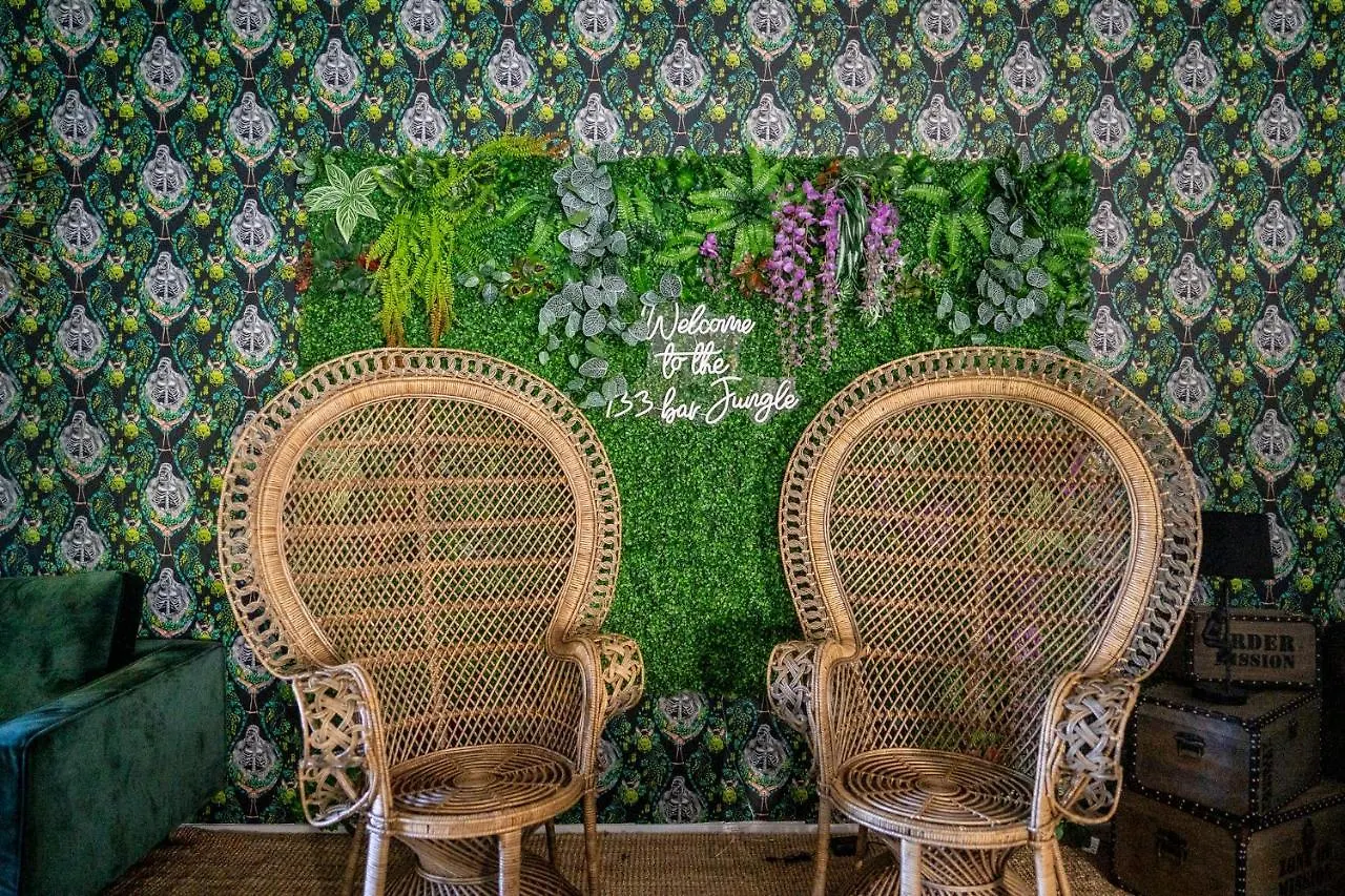 Chateau Des Ayes - Chambres & Suites Saint-Etienne-de-Saint-Geoirs 3*,  Франция